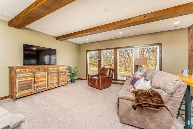 9004 E Black Walnut Cir Circle, Sioux Falls, SD 57110