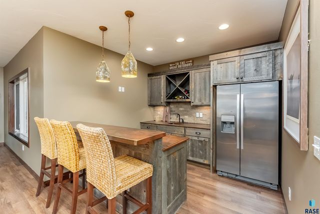 9004 E Black Walnut Cir Circle, Sioux Falls, SD 57110