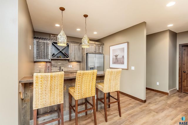 9004 E Black Walnut Cir Circle, Sioux Falls, SD 57110