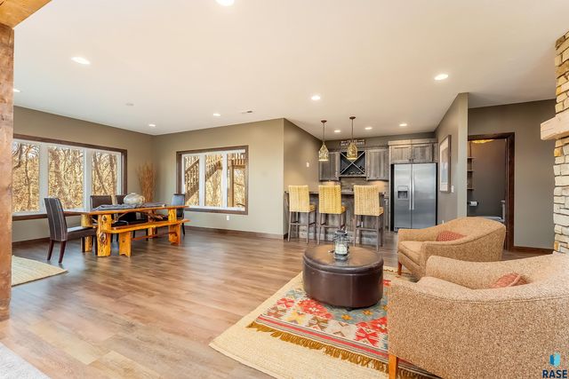 9004 E Black Walnut Cir Circle, Sioux Falls, SD 57110