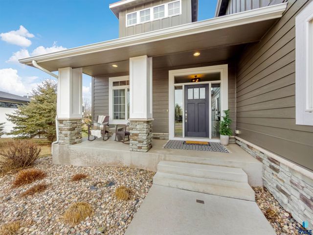 9004 E Black Walnut Cir Circle, Sioux Falls, SD 57110