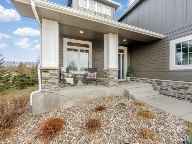 9004 E Black Walnut Cir Circle, Sioux Falls, SD 57110