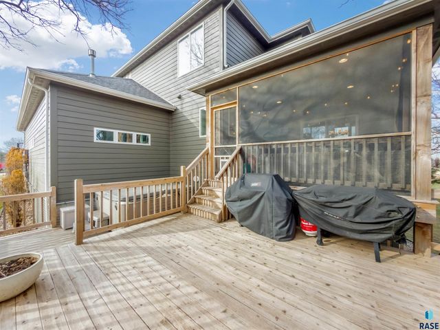 9004 E Black Walnut Cir Circle, Sioux Falls, SD 57110