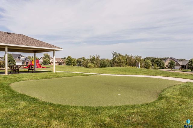 9004 E Black Walnut Cir Circle, Sioux Falls, SD 57110