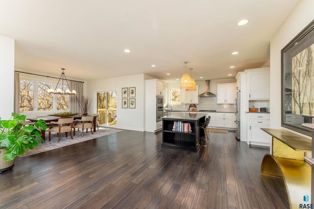 9004 E Black Walnut Cir Circle, Sioux Falls, SD 57110