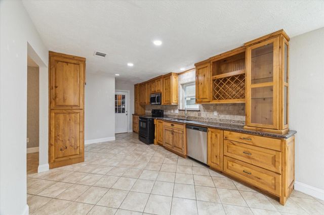 4010 Bluebonnet Trail, Deer Park, TX 77536