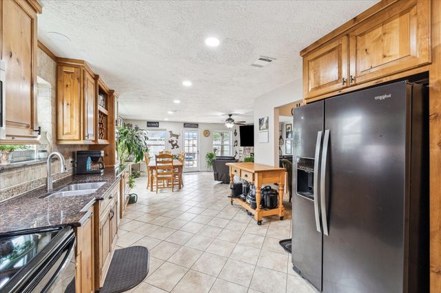 4010 Bluebonnet Trail, Deer Park, TX 77536