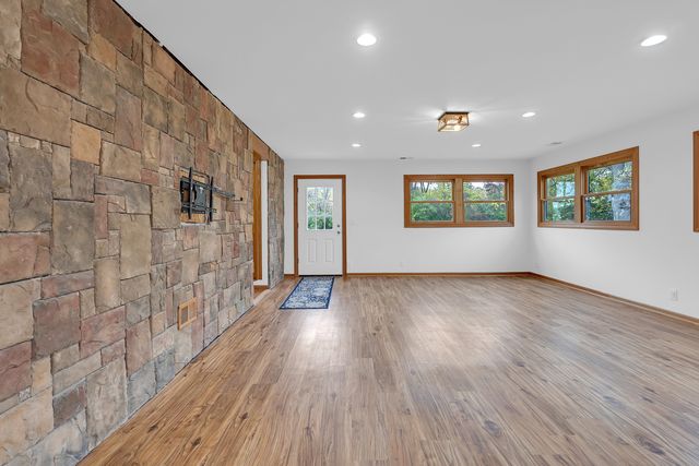 27514 N Forest Garden Road, Wauconda, IL 60084