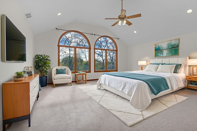 27514 N Forest Garden Road, Wauconda, IL 60084