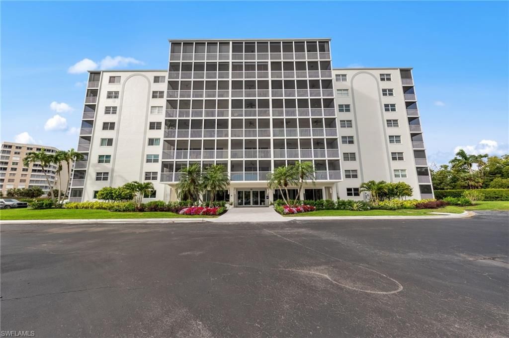 1 Bluebill AVE 402, NAPLES, FL 34108 — photo 2