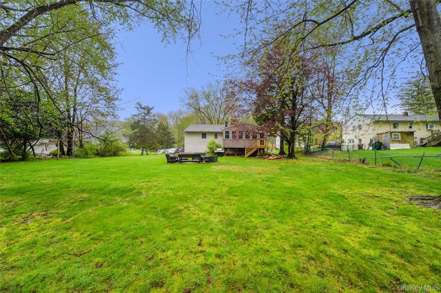 14 Lynmore Avenue, Salisbury Mills, NY 12577