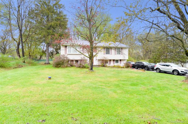 14 Lynmore Avenue, Salisbury Mills, NY 12577