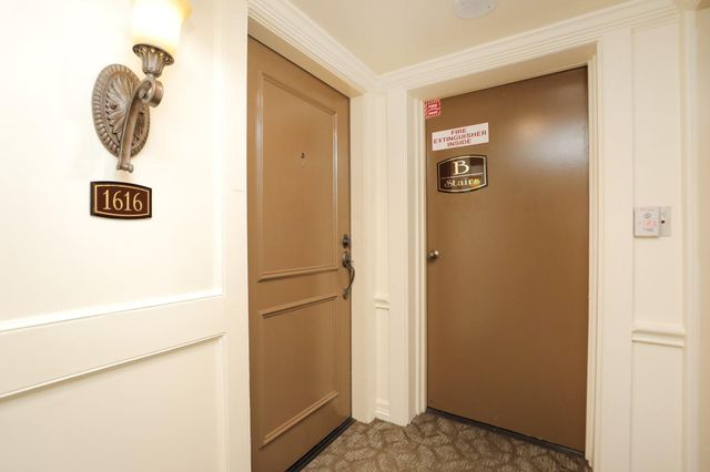 3525 Sage Road 1616, Houston, TX 77056
