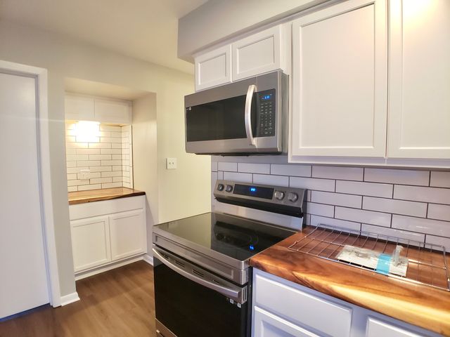 9109 Sahler Avenue 3, Brookfield, IL 60513