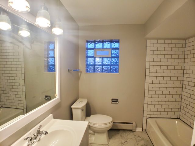 9109 Sahler Avenue 3, Brookfield, IL 60513
