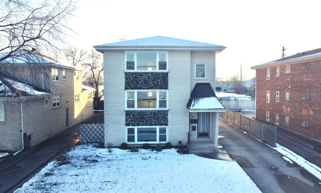 9109 Sahler Avenue 3, Brookfield, IL 60513