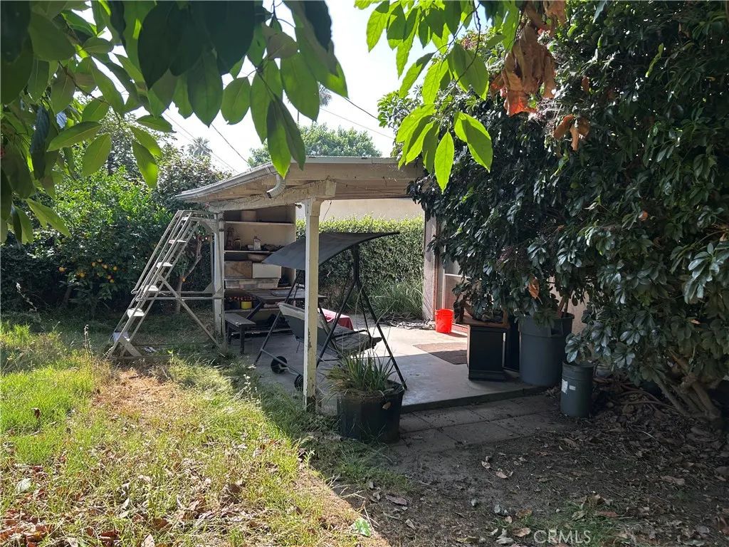 Image 12 of property listing at 1021 E Gaillard Street, Azusa, CA 91702