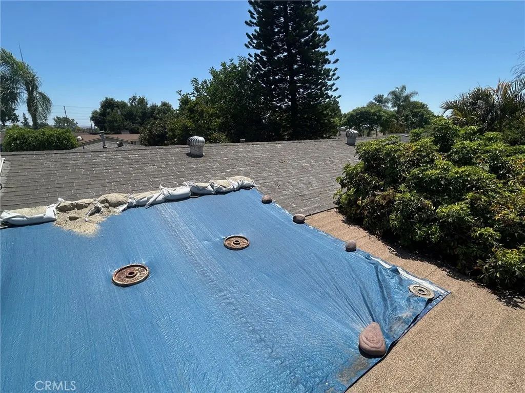 Image 13 of property listing at 1021 E Gaillard Street, Azusa, CA 91702