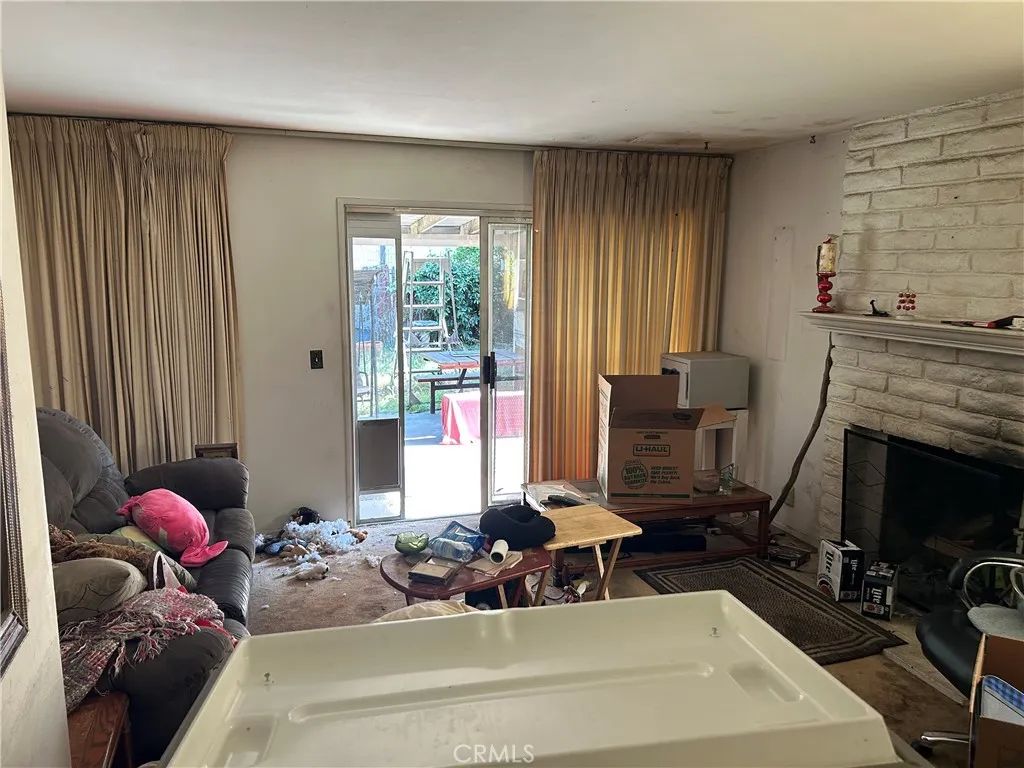 Image 8 of property listing at 1021 E Gaillard Street, Azusa, CA 91702