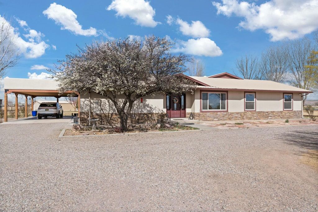 69 MIDWAY Road, Lemitar, NM 87823