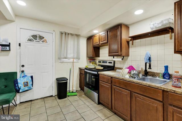 1211 WABANK, Lancaster, PA 17603