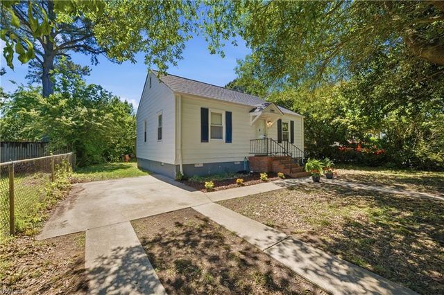 10 Brentwood DR, Hampton, VA 23669