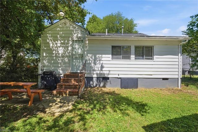 10 Brentwood DR, Hampton, VA 23669