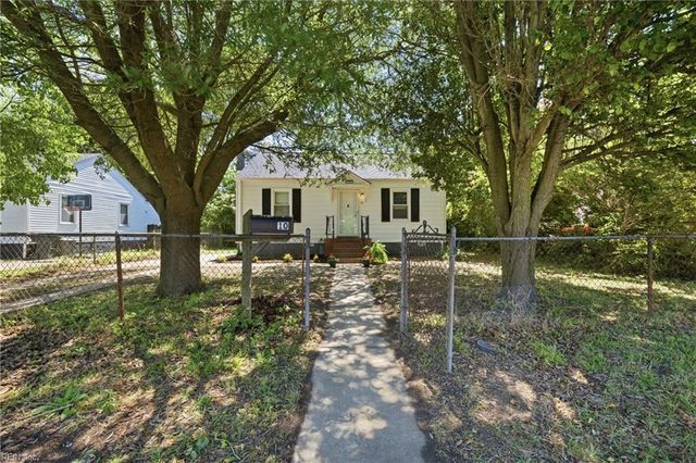 10 Brentwood DR, Hampton, VA 23669