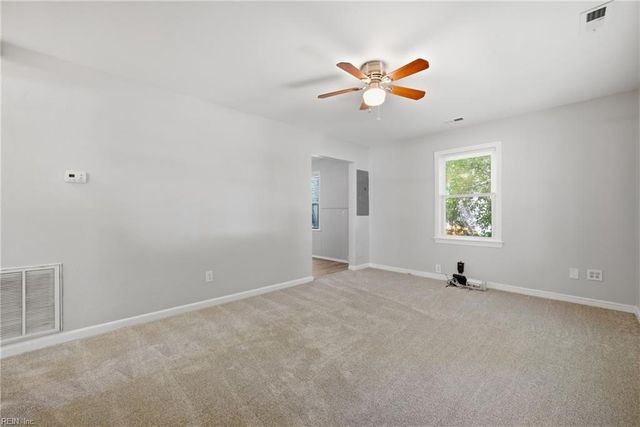 10 Brentwood DR, Hampton, VA 23669