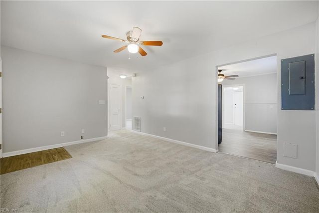 10 Brentwood DR, Hampton, VA 23669