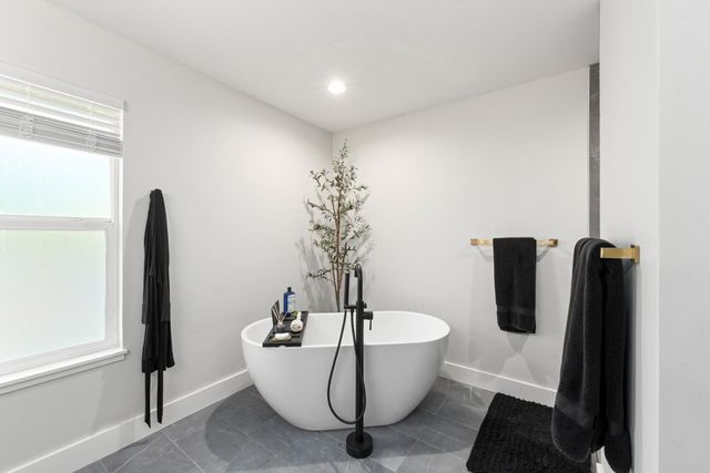 11101 Greenbriar Way, Auburn, CA 95602