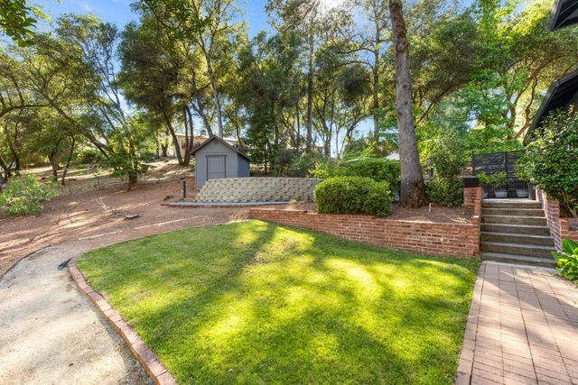 11101 Greenbriar Way, Auburn, CA 95602