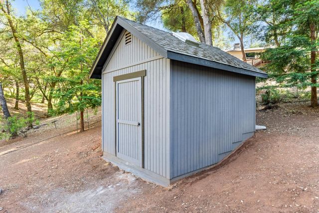 11101 Greenbriar Way, Auburn, CA 95602