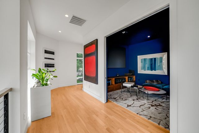 9960 Mixon Drive, Dallas, TX 75220
