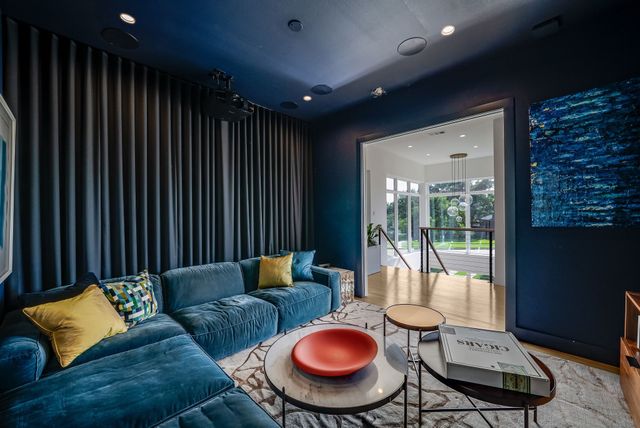 9960 Mixon Drive, Dallas, TX 75220