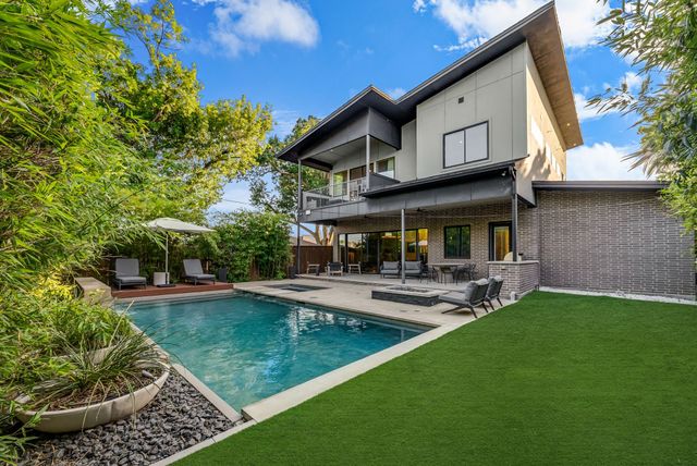 9960 Mixon Drive, Dallas, TX 75220