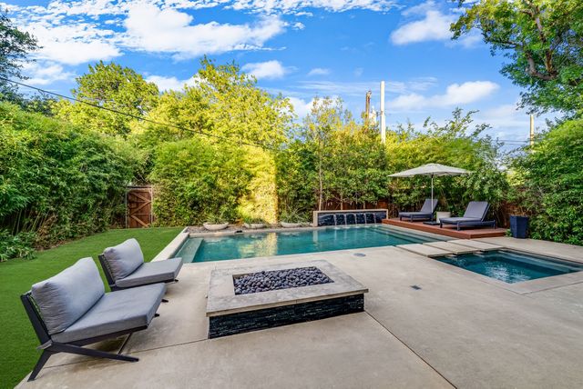 9960 Mixon Drive, Dallas, TX 75220
