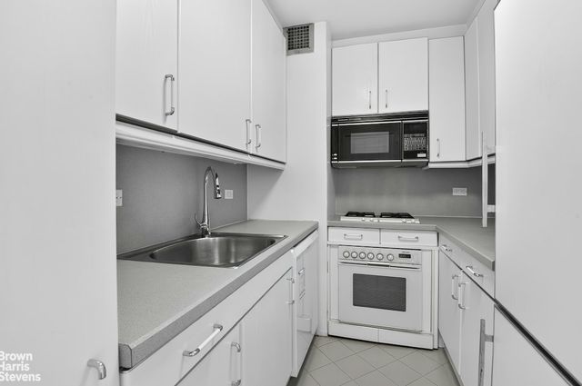 444 E 75th St Apt 15B, New York City, NY 10021