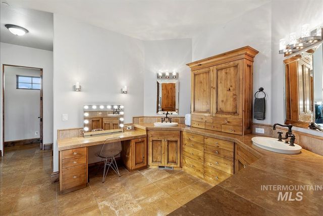 1978 N Valle Bello Way, Eagle, ID 83616