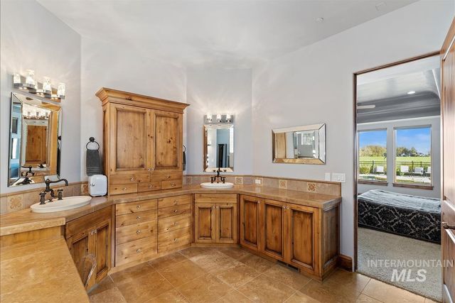 1978 N Valle Bello Way, Eagle, ID 83616