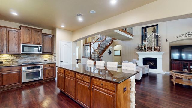 1736 Lewis Crossing Drive, Keller, TX 76248