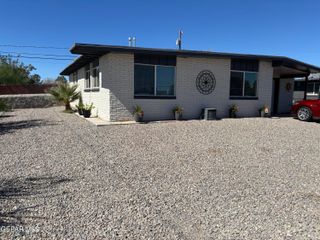 7874 Broadway Drive, El Paso, TX 79915
