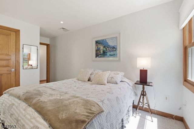 123 Old Clinton Rd, Raritan Twp., NJ 08822