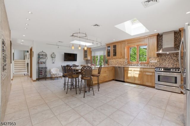 123 Old Clinton Rd, Raritan Twp., NJ 08822