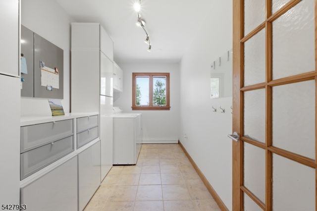 123 Old Clinton Rd, Raritan Twp., NJ 08822