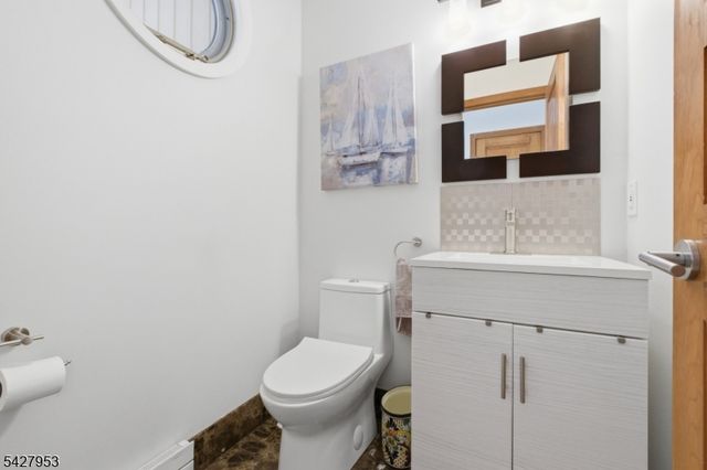 123 Old Clinton Rd, Raritan Twp., NJ 08822