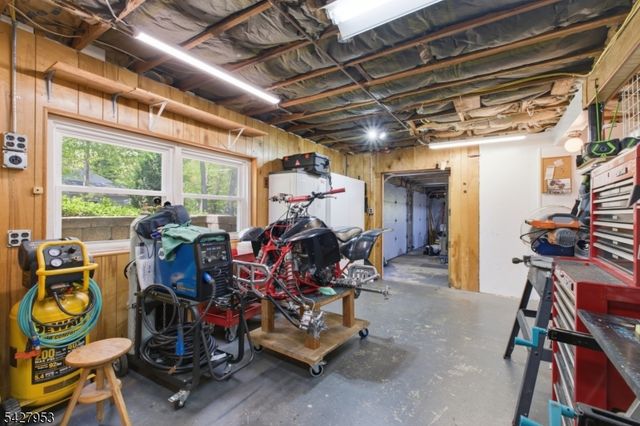 123 Old Clinton Rd, Raritan Twp., NJ 08822
