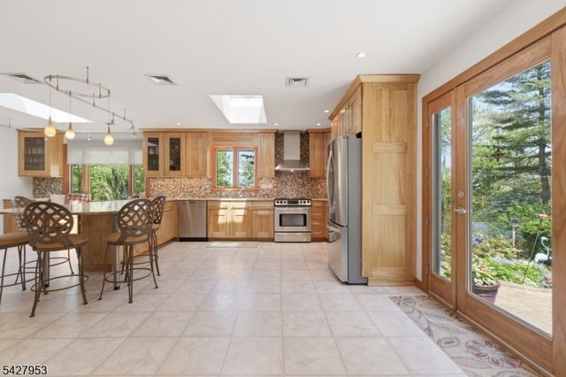123 Old Clinton Rd, Raritan Twp., NJ 08822
