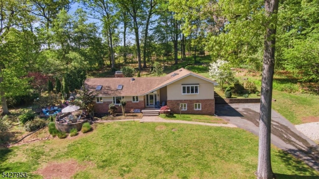 123 Old Clinton Rd, Raritan Twp., NJ 08822