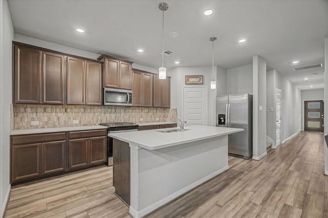 6918 Lebec Dr, Rosharon, TX 77583